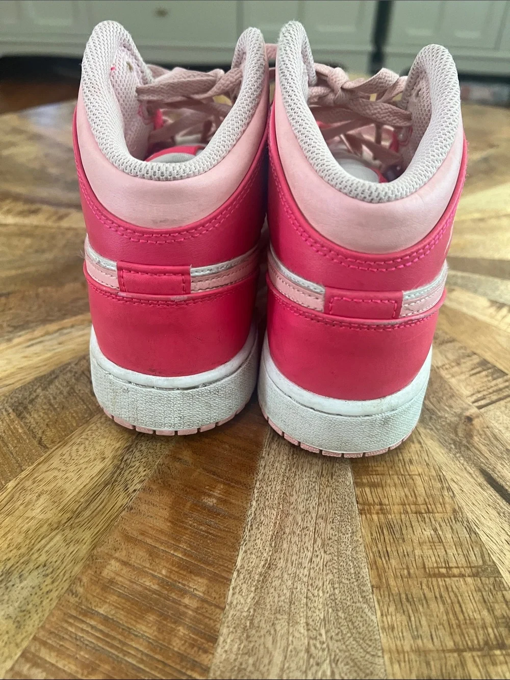 Nike Girls' Pink and Light Pink Low-Top Sneakers